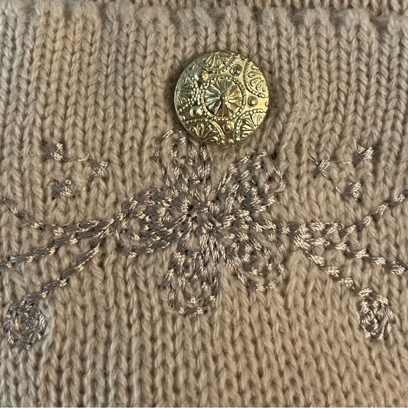 Vintage Tradition  Ivory women Beaded Cardigan Gold Button Up Sweater Sz Large - Picture 5 of 12